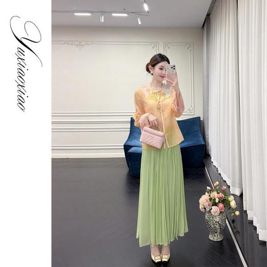 余潇潇【游园惊梦】新中式100桑蚕丝国风花卉刺绣宽松圆领衬衫上衣 商品图4