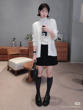 14-2 独家圆正 小禾 超高技艺的水溶羊毛混纺 白色廓形针织开衫