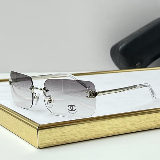 秋冬特惠💰290 香奈儿眼镜 太阳镜 MODEL：CH4218，SIZE：60口19-142 商品图0
