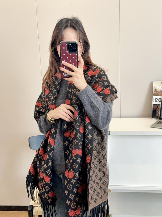 秋冬特惠💰160 LV围巾  LV × TM Monogram Cerise 出自村上隆系列 商品图1