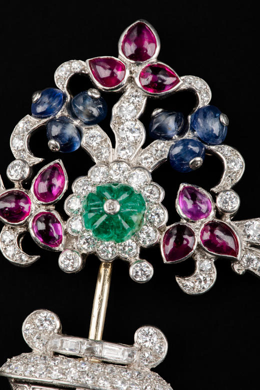 独角鹿西洋古董1930年代法国著名珠宝品牌Ostertag出品花篮造型18K白金镶嵌红宝石蓝宝石祖母绿及钻石胸针 商品图4