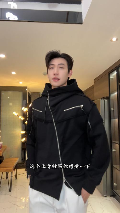 WT364SDSA男士秋冬新款痞帅男装潮牌磨边斜拉链设计连帽卫衣纯色百搭 商品图0