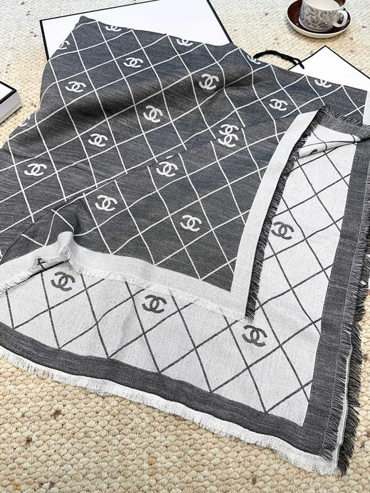 秋冬特惠💰350 香奈儿上新围巾 经典茶花优雅Coco风，新丝毛大方巾~ 商品图8