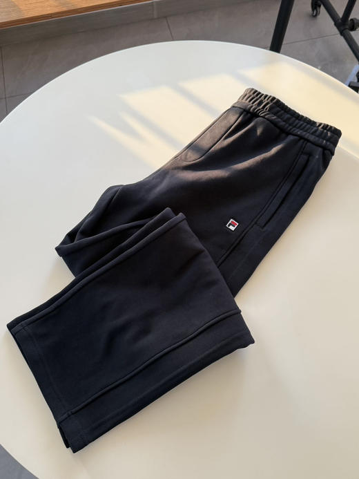 【秒杀价已调 直接拍】加绒的哈 原单尾货 斐乐 传奇蓝加绒 直筒立体裁剪散腿 男裤 商品图8