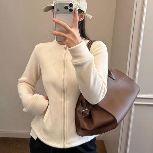 【Lulu风奥粒绒外套】微落肩短款，显高显瘦 商品图7