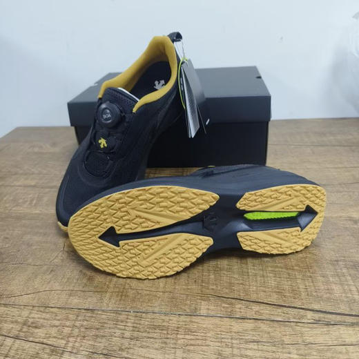 原单正品 Descente 迪桑特休闲鞋！孤品43码 商品图6