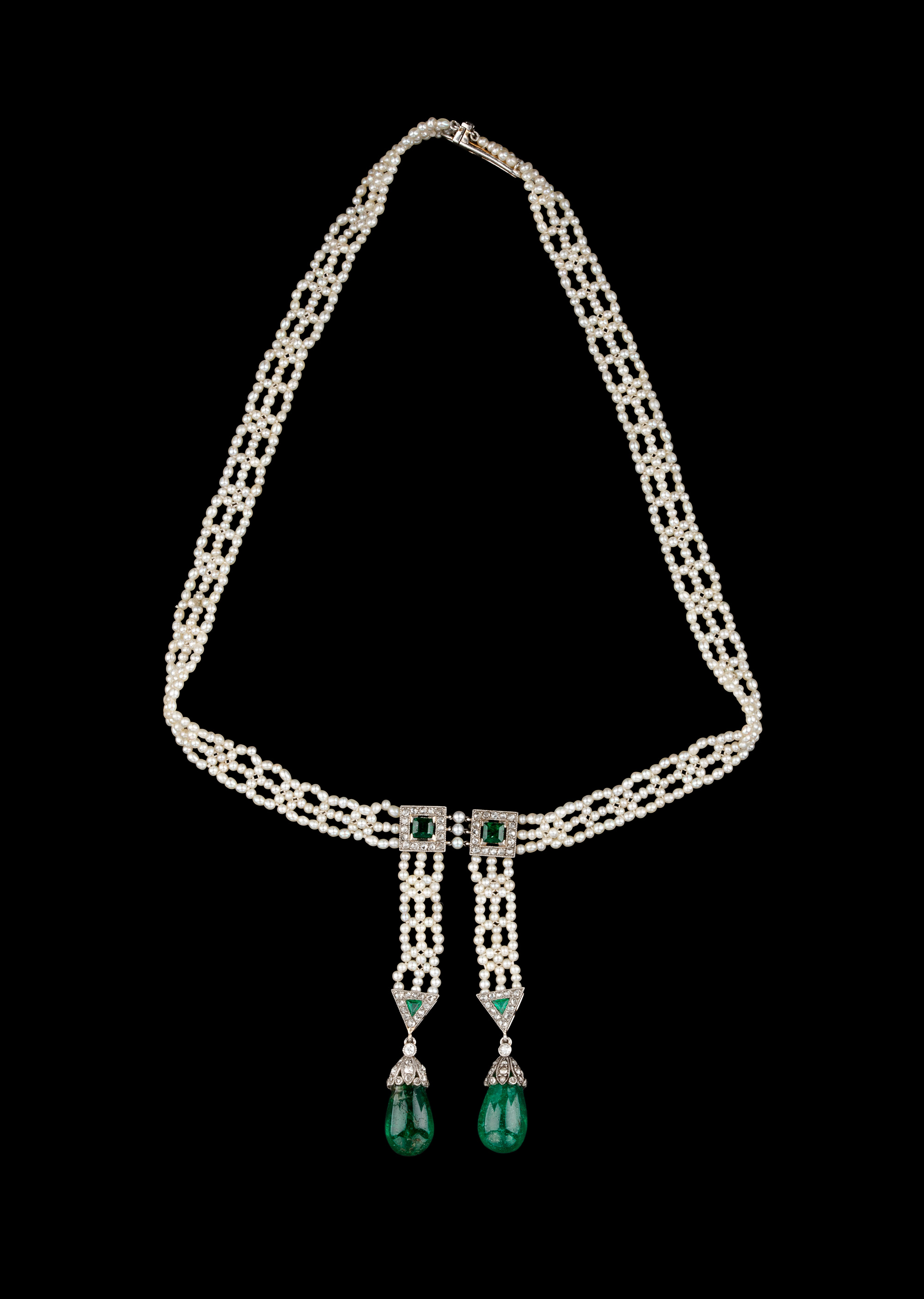 独角鹿西洋古董1905年代法国顶级珠宝品牌卡地亚出品18K黄金铂金镶嵌种子珍珠钻石及哥伦比亚祖母绿双穗式吊坠项链