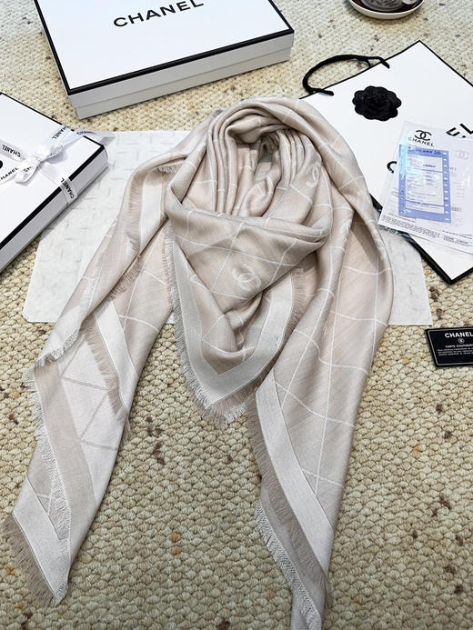 秋冬特惠💰350 香奈儿上新围巾 经典茶花优雅Coco风，新丝毛大方巾~ 商品图3