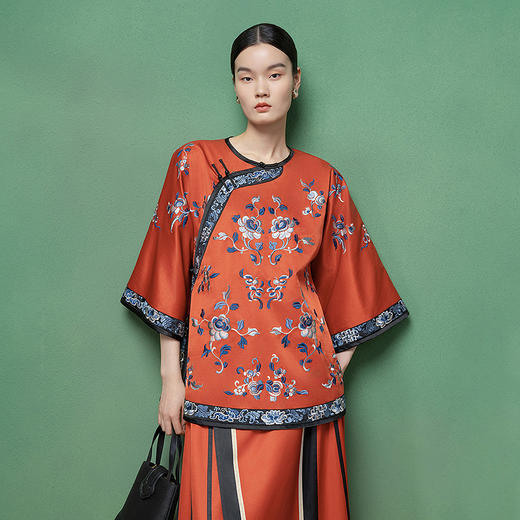 【林栖设计小店】【现货】拍行古董复现|丝棉缎绣花砖红色中式宽松氅衣1961100 商品图8