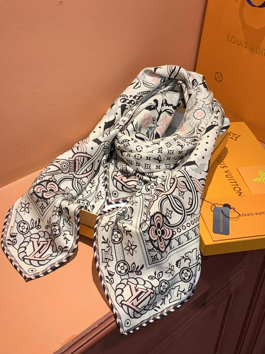 秋冬特惠💰450 LV围巾 LV x TM 披肩【丝绒双面同色披肩】 商品图3