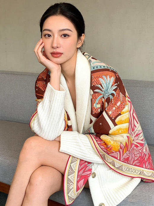 秋冬特惠💰420 LV围巾 L.vip 定制级别  【双面同色高奢丝绒方巾，绒级别的超柔触感】 商品图0