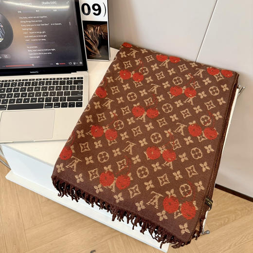 秋冬特惠💰160 LV围巾  LV × TM Monogram Cerise 出自村上隆系列 商品图6