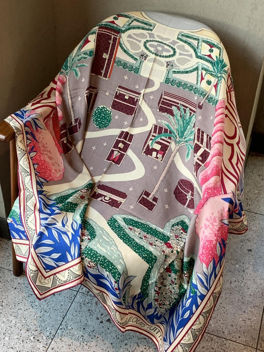 秋冬特惠💰420 LV围巾 L.vip 定制级别  【双面同色高奢丝绒方巾，绒级别的超柔触感】 商品图7