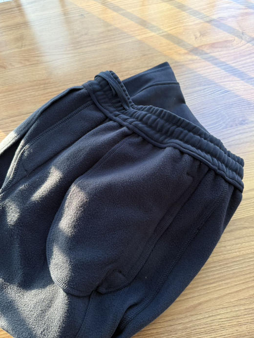 【秒杀价已调 直接拍】加绒的哈 原单尾货 斐乐 传奇蓝加绒 直筒立体裁剪散腿 男裤 商品图11