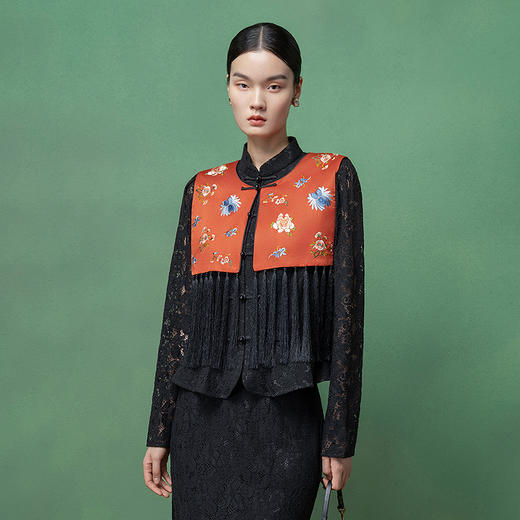 【林栖设计小店】拍行古董陌上花开|丝棉缎绣花橘红色云肩2026春新款马面裙马甲1961223 商品图1