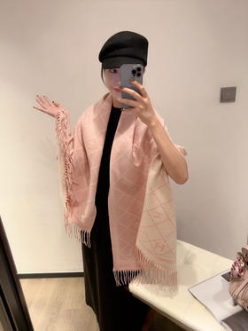 秋冬特惠💰150 香奈儿围巾 低调高奢 无论在哪种场合，都能变得高雅有品