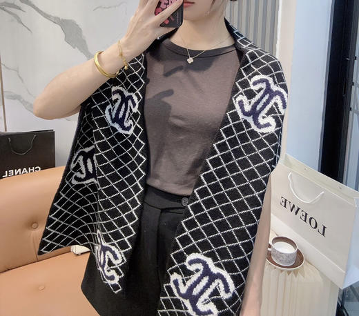秋冬特惠💰260 香奈儿菱格纹羊毛围巾 商品图1