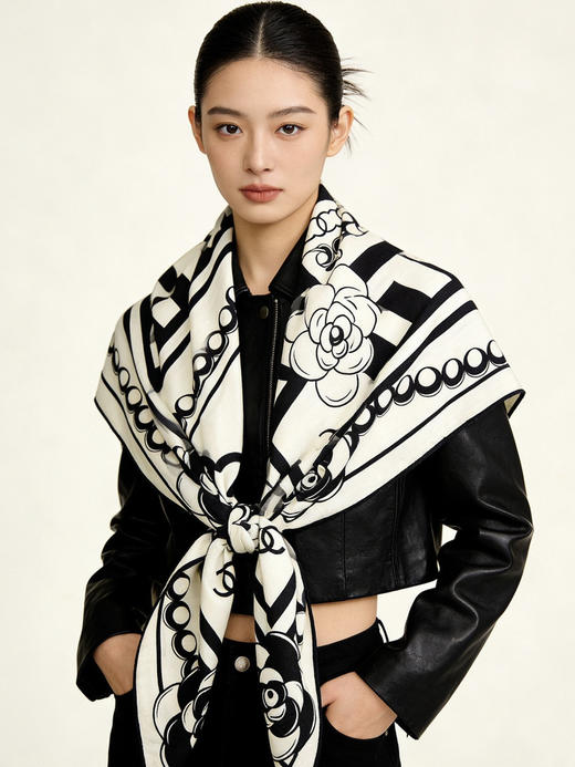 秋冬特惠💰420 香奈儿围巾 秋冬高级成衣系列～【双面同色丝绒披肩】 商品图8