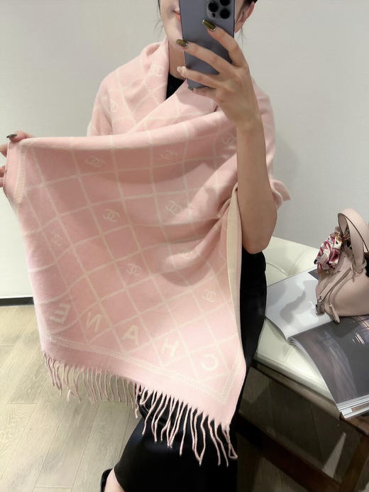 秋冬特惠💰150 香奈儿围巾 低调高奢 无论在哪种场合，都能变得高雅有品 商品图3