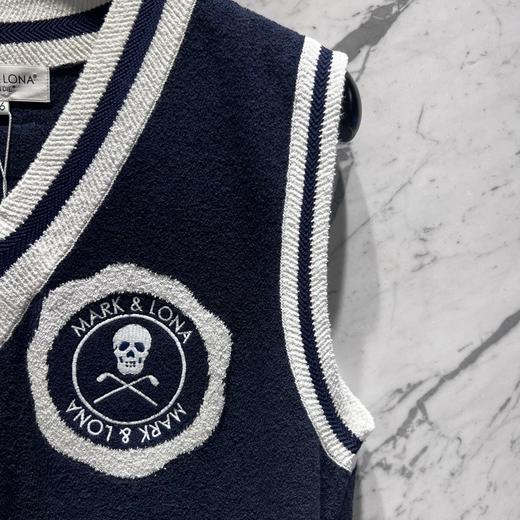 新款男款夏季薄款v领针织背心，当季海报款，非常有型的一件了！日系儒雅气质又时尚！很大都市的高级品位！ 商品图1