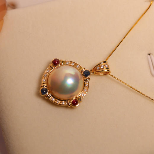 复古海水马贝吊坠 13-14mm chao强镜面光 表皮很干净 双色宝石+钻石镶嵌 18k厚金配件 商品图4