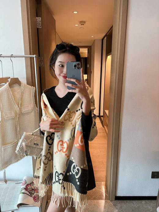秋冬特惠💰150 古驰围巾 配色考究 完全不用担心搭配问题 商品图0