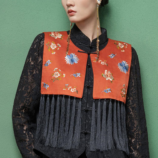 【林栖设计小店】拍行古董陌上花开|丝棉缎绣花橘红色云肩2026春新款马面裙马甲1961223 商品图3