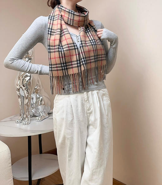 秋冬特惠💰250 巴宝莉围巾 上新 新年红提前来啦！经典羊毛格子围巾 商品图2