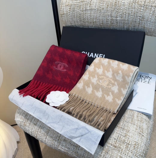 秋冬特惠💰290 香奈儿围巾 难得一见的温柔配色 商品图1