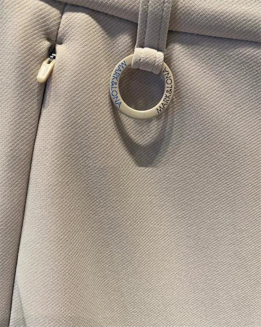 新款男款加绒长裤来了！寒潮来临刚需加绒裤来了！本季最后一款加绒款式，里面是拥有超细纤维所具有的绒层，这个触感超级软糯舒适，可以很好锁住空气中的热量，从而达到蓄热的保暖效果！！ 商品图3