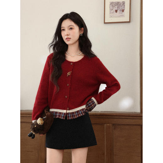鹿向南「心动降临」红色新年毛衣女秋冬复古风圆领针织衫拼接上衣 商品图1