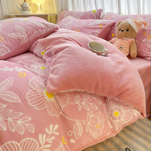 230克雕花牛奶绒四件套  双拼法莱绒珊瑚绒防静电加厚套件 商品图5