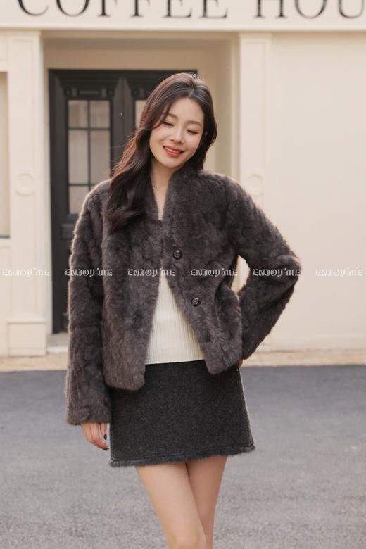 【门店同款】ENJOY冬季“暖冬软糖”无领两粒扣毛毛外套 168898926 商品图1