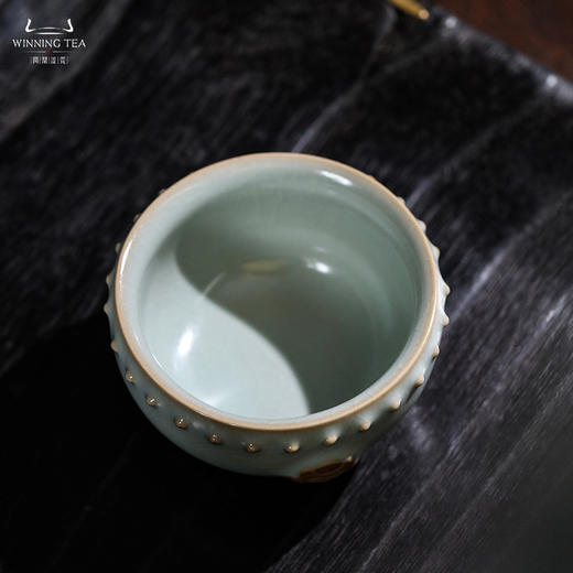 问鼎汝瓷天青羊首战鼓杯 商品图1