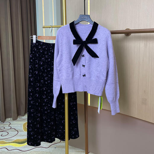 奢姿大码女装2025冬季蝴蝶结V领两件套胖妹妹减龄碎花设计套装9954991104AB 商品图0