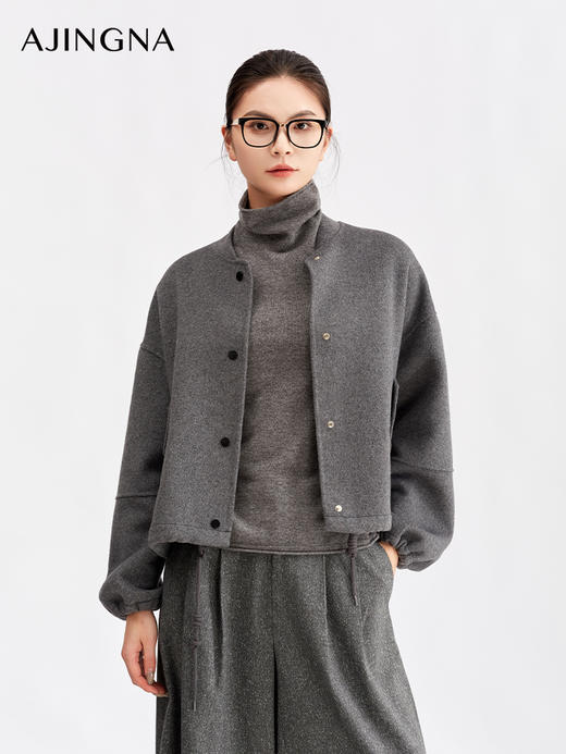 【商场同款】阿菁娜冬季新款设计感宽松夹克格雷色落肩短款橡根袖口四合扣裁缝解构风外套A30Q206008 商品图1