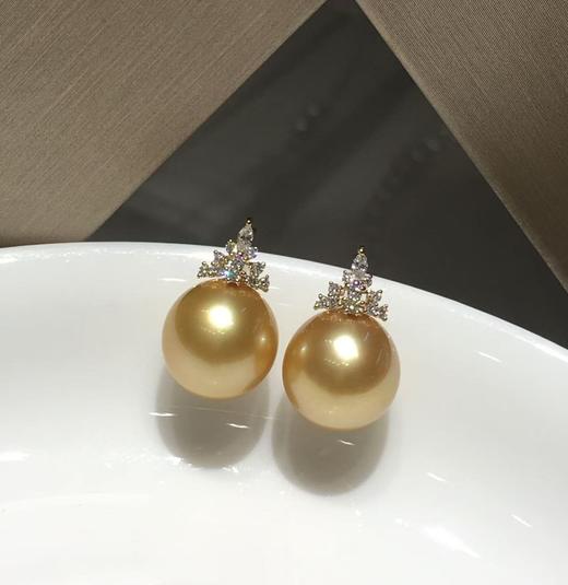 【私席真珠·新年盛宴】18k金镶钻南洋金珍珠耳针11-12mm  椭圆 商品图0