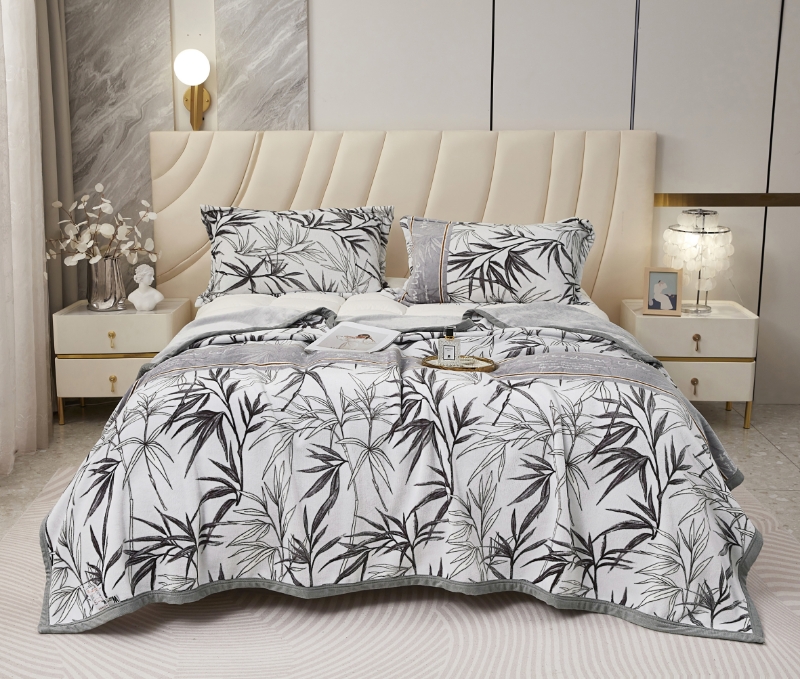 加厚牛奶绒云毯