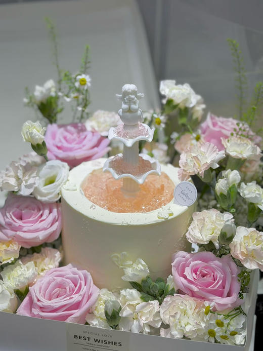 许愿池粉色鲜花蛋糕 商品图1