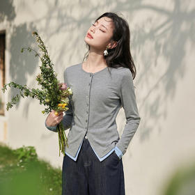 西遇拼接假两件长袖T恤女2026年春季新款修身半开领内搭打底衫10260016