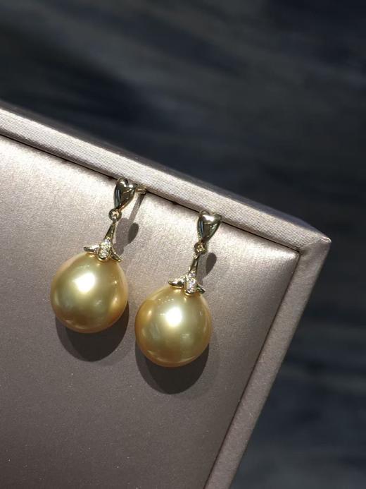 【私席真珠·新年盛宴】18k金镶钻南洋金珍珠耳针10-11mm 椭圆 商品图2