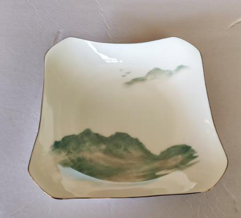 优尊骨瓷山河8英寸如意盘 商品图0