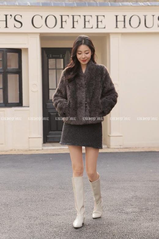 【门店同款】ENJOY冬季“暖冬软糖”无领两粒扣毛毛外套 168898926 商品图8