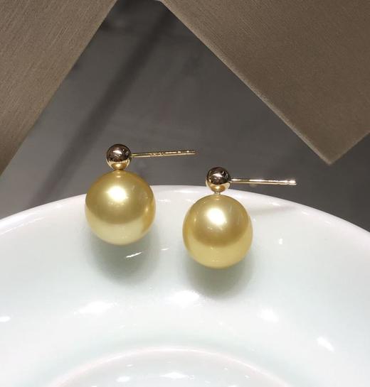 【私席真珠·新年盛宴】18k金镶南洋金珍珠耳针 9-10mm 椭圆 商品图2