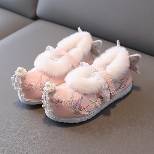 苏城纪【翘头蝴蝶】女童汉服鞋子冬季加绒翘头绣花棉鞋15M-6：新中式的年服怎么能少的了国风鞋子呢~ 苏城纪国风鞋也太会了！直接美到脚指头🦋  商品图8