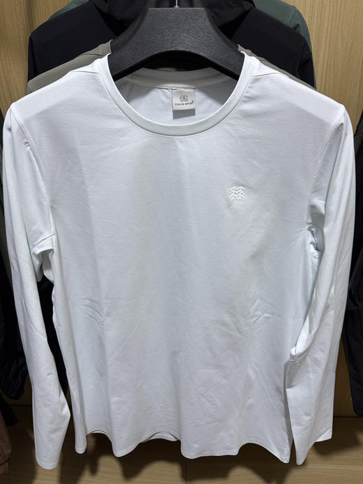 原单正品 KL可隆男士长袖T恤 SECO面料 速干透气，胸前小标设计，压胶工艺处理，三个色 
尺码M-3XL 商品图2