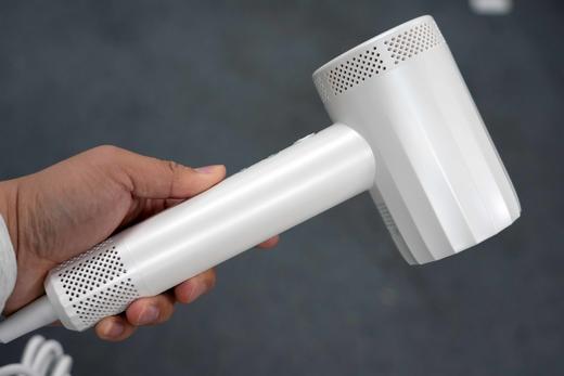 京东自营惠寻11万转等离子吹风机1600W高功率增压护发吹风机 商品图1