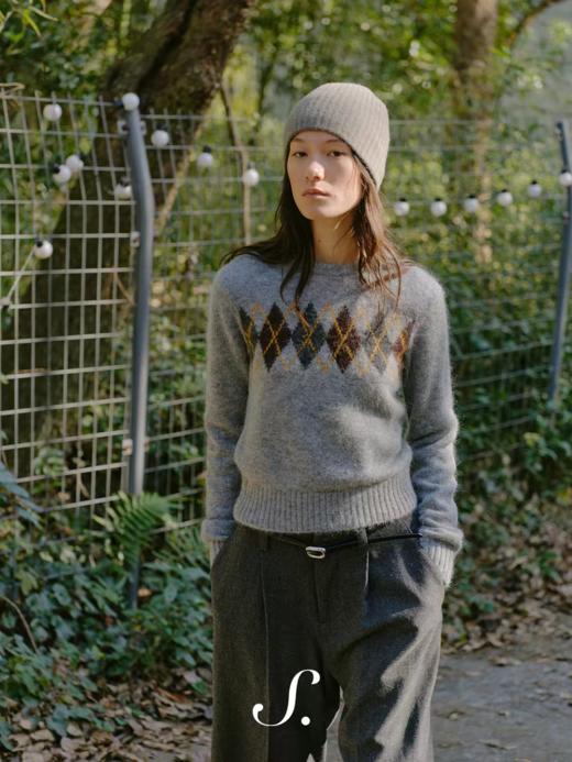 shyshystill/shy202510050/贵价羊驼毛菱形格双色精巧圆领毛衣 商品图0