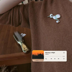 淡水珍珠小马胸针，9-10mm，近圆强光，微微瑕，925银配件