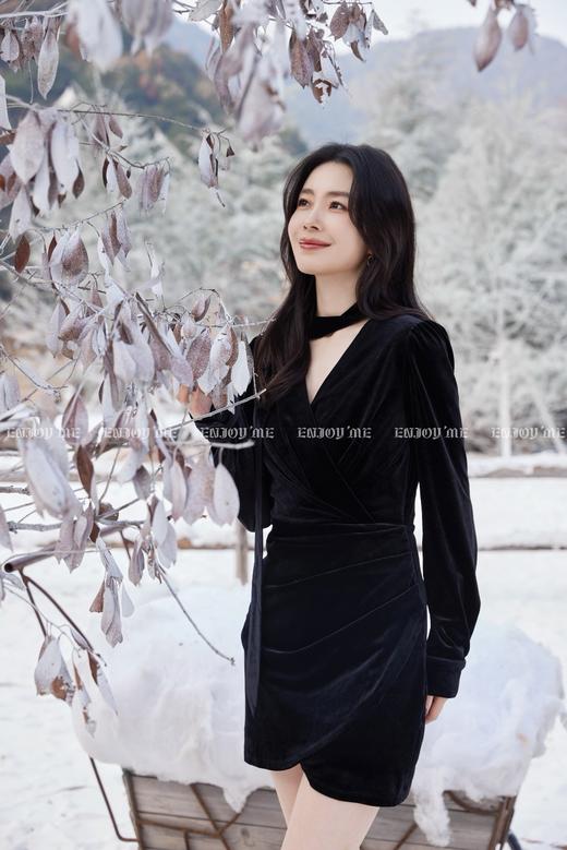 【门店同款】ENJOY冬季“相聚时刻”黑天鹅飘带连衣裙 169099165 商品图3